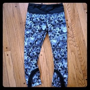 Lululemon luxtreme floral crops